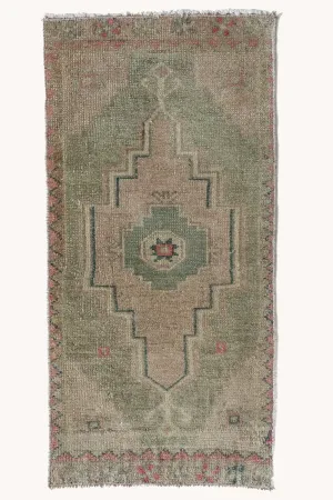 Vintage Turkish Mini Rug No. 727 | 1'4 x 2'9