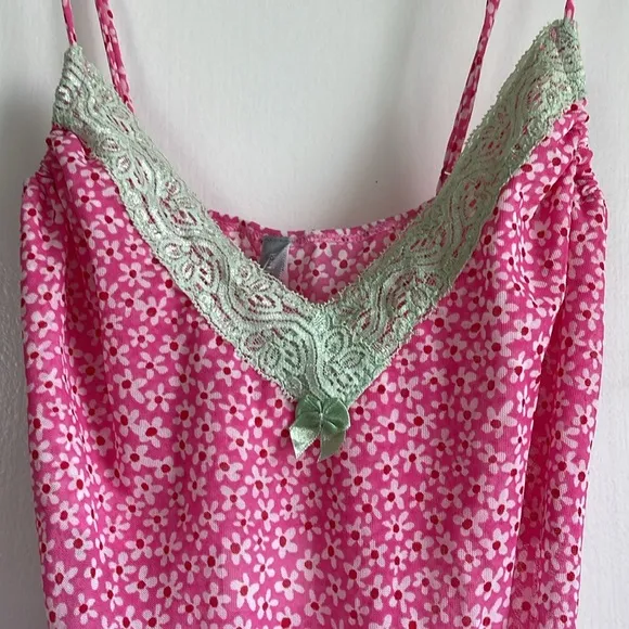 Vintage y2k deadstock pink floral nightie/ dress with green lace details