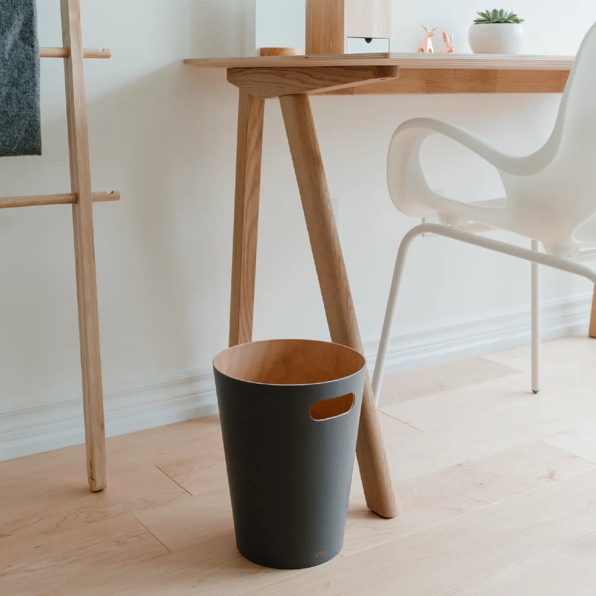 Woodrow Dustbin - Dark Grey